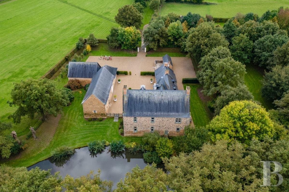 Historic Manor With Moat, Outhouses And 20 Hectares Of Grounds 3