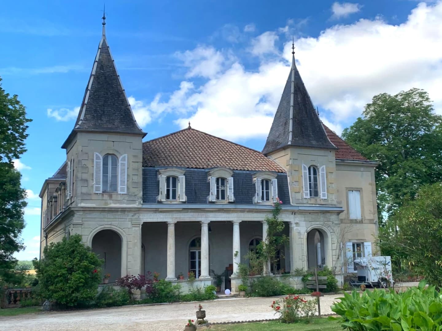Historic Château with Guest Cottage and Panoramic Views — Château for sale in France