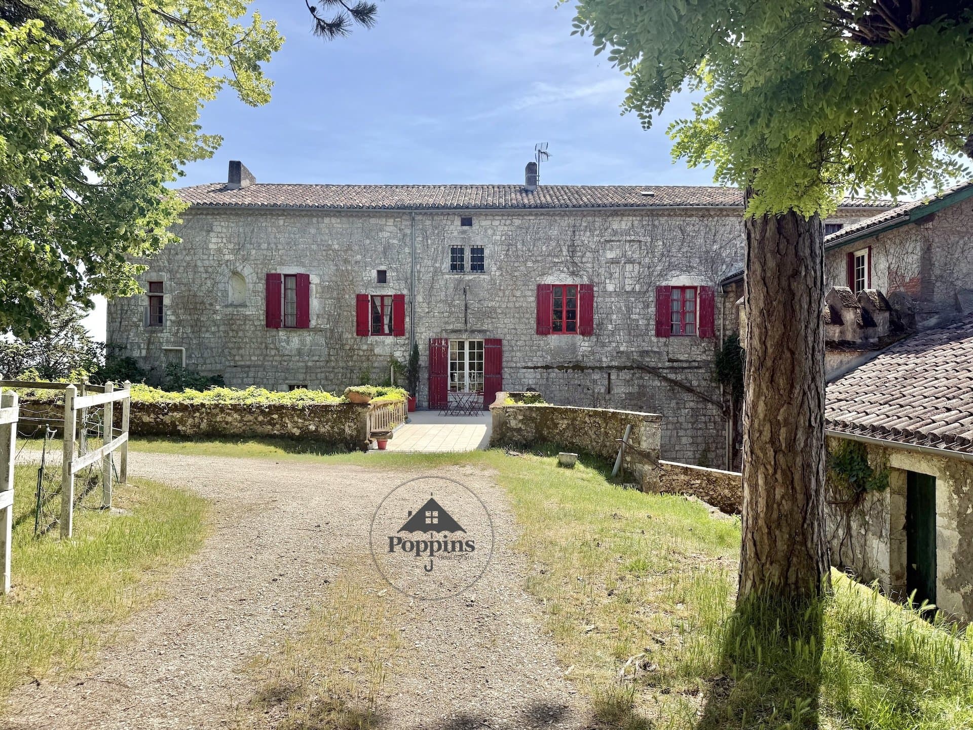 Historic Château With Chapel, Orangery And Expansive Grounds