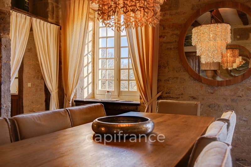 Exceptional Château with Panoramic Views and Heated Pool in a Secluded Park 5
