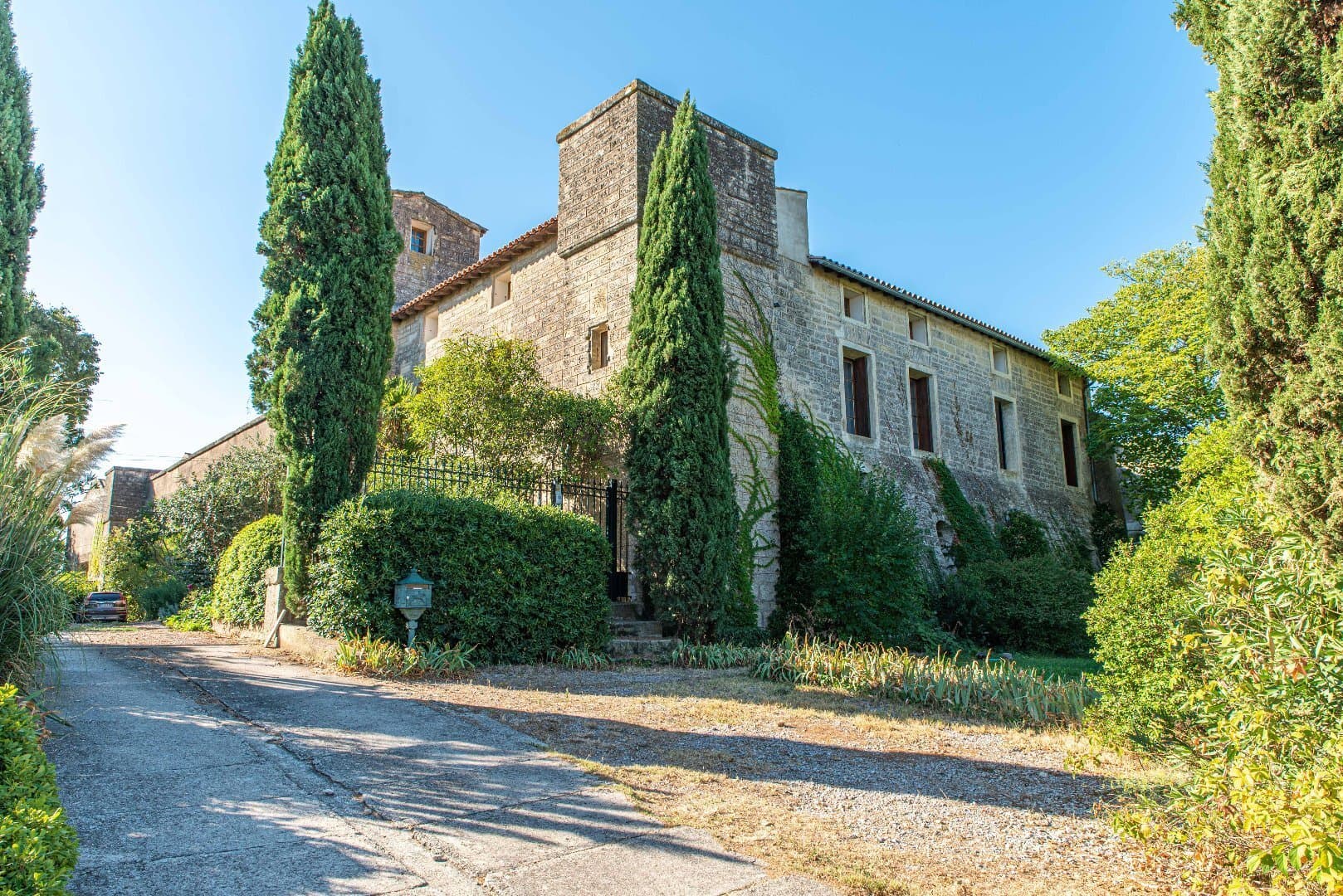 Historic Fortified Residence With Garden And Watchtower Near Montpellier 5