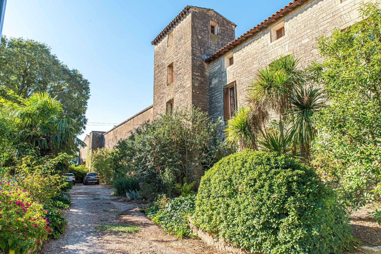 Historic Fortified Residence With Garden And Watchtower Near Montpellier