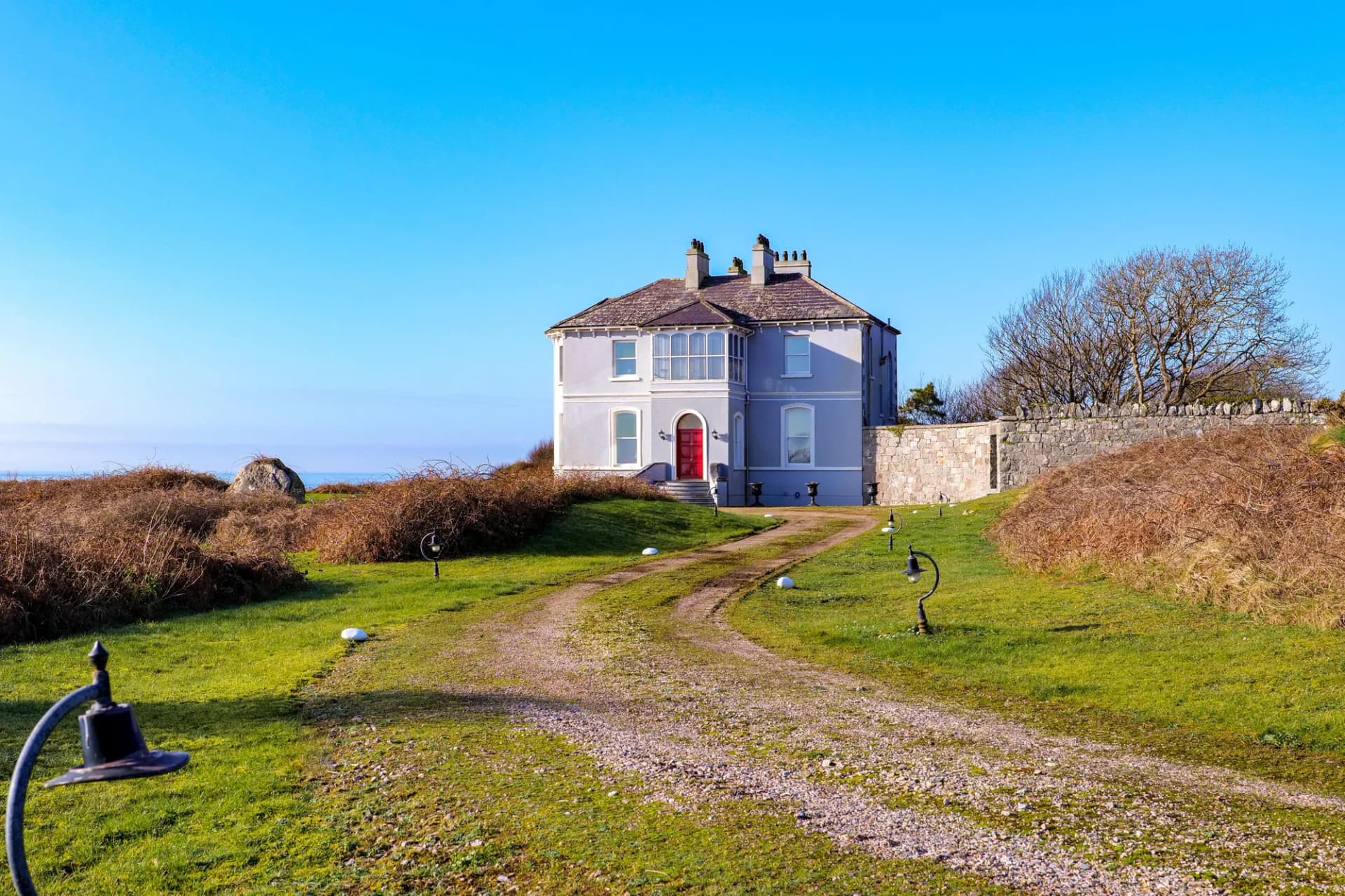 Elegant 19th Century Coastal Estate With Panoramic Views 2