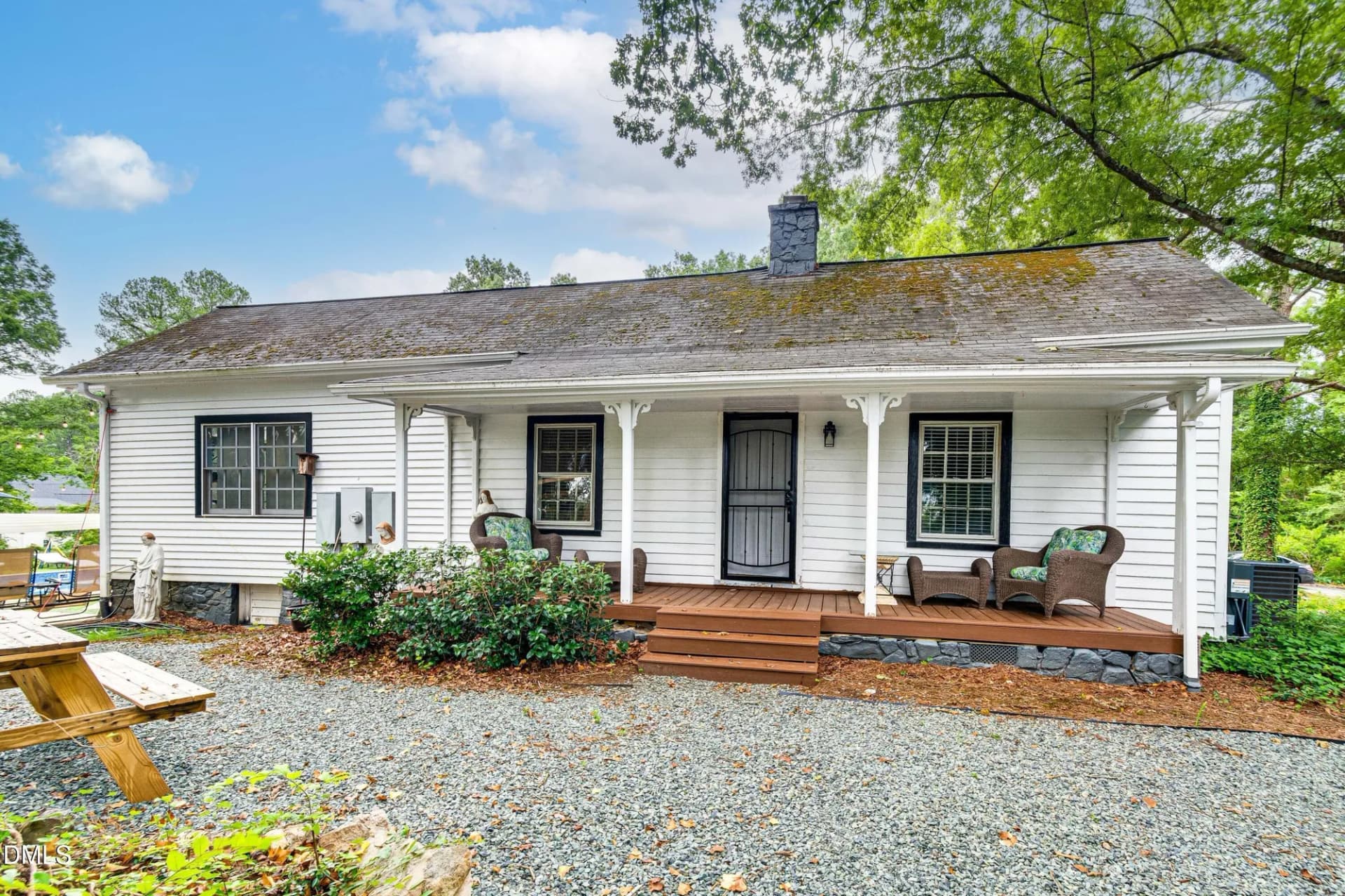 Expansive 5-Bedroom Single Family Residence With Pool And Hot Tub 2