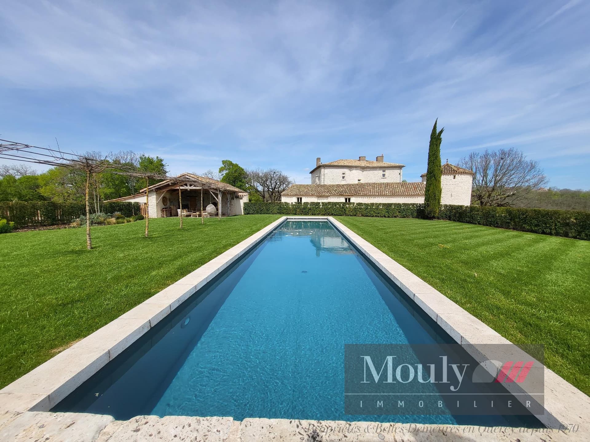 Historic 12th Century Castle With Gîte And Heated Swimming Pool