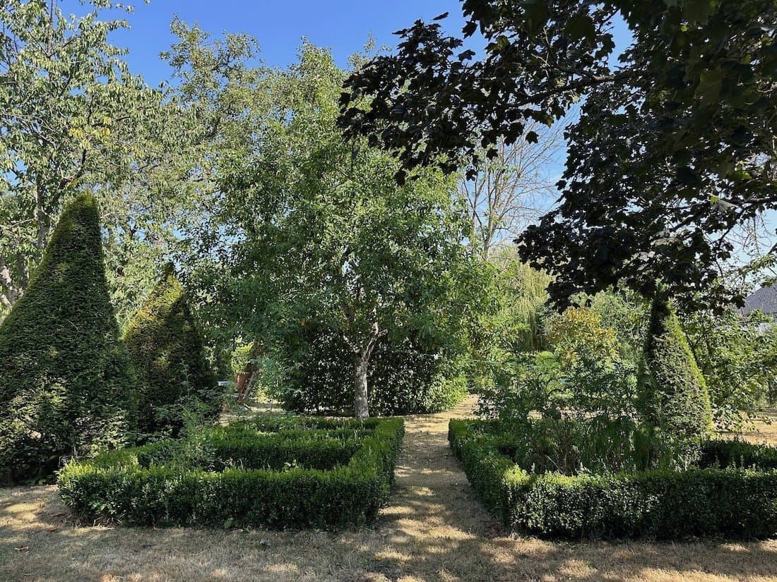 Charming Renovated Presbytery With Enclosed Garden 4