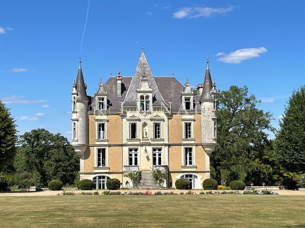 Elegant 19th Century Château Near Poitiers With Guest House 3