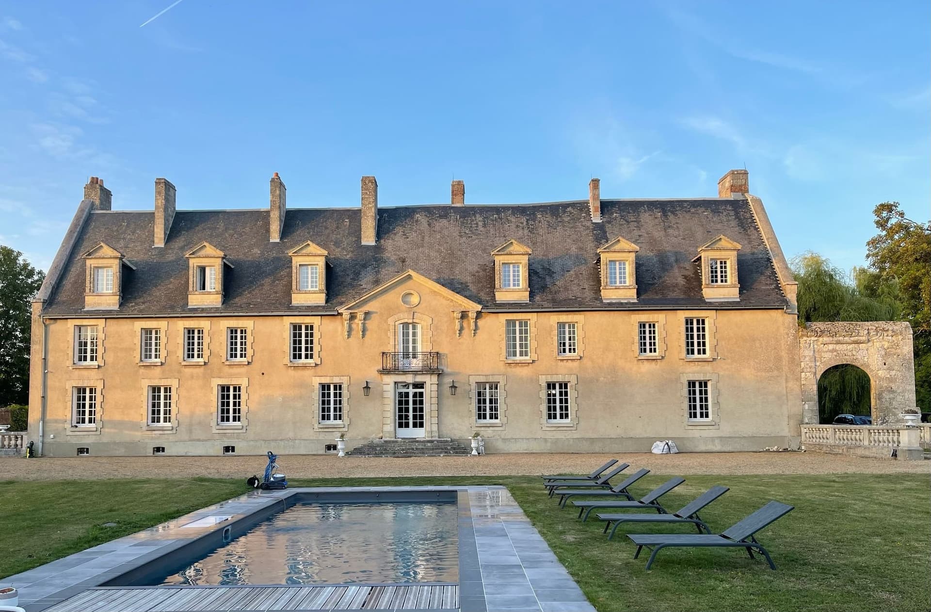 Exceptional Château with 15 Bedrooms and Extensive Grounds 2