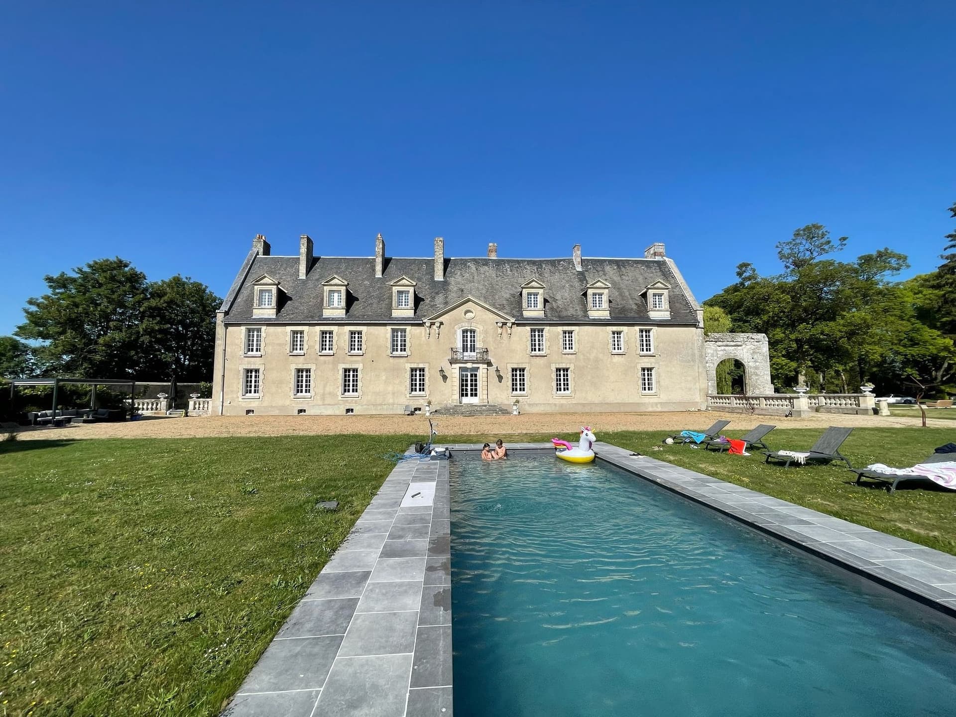 Exceptional Château with 15 Bedrooms and Extensive Grounds 3