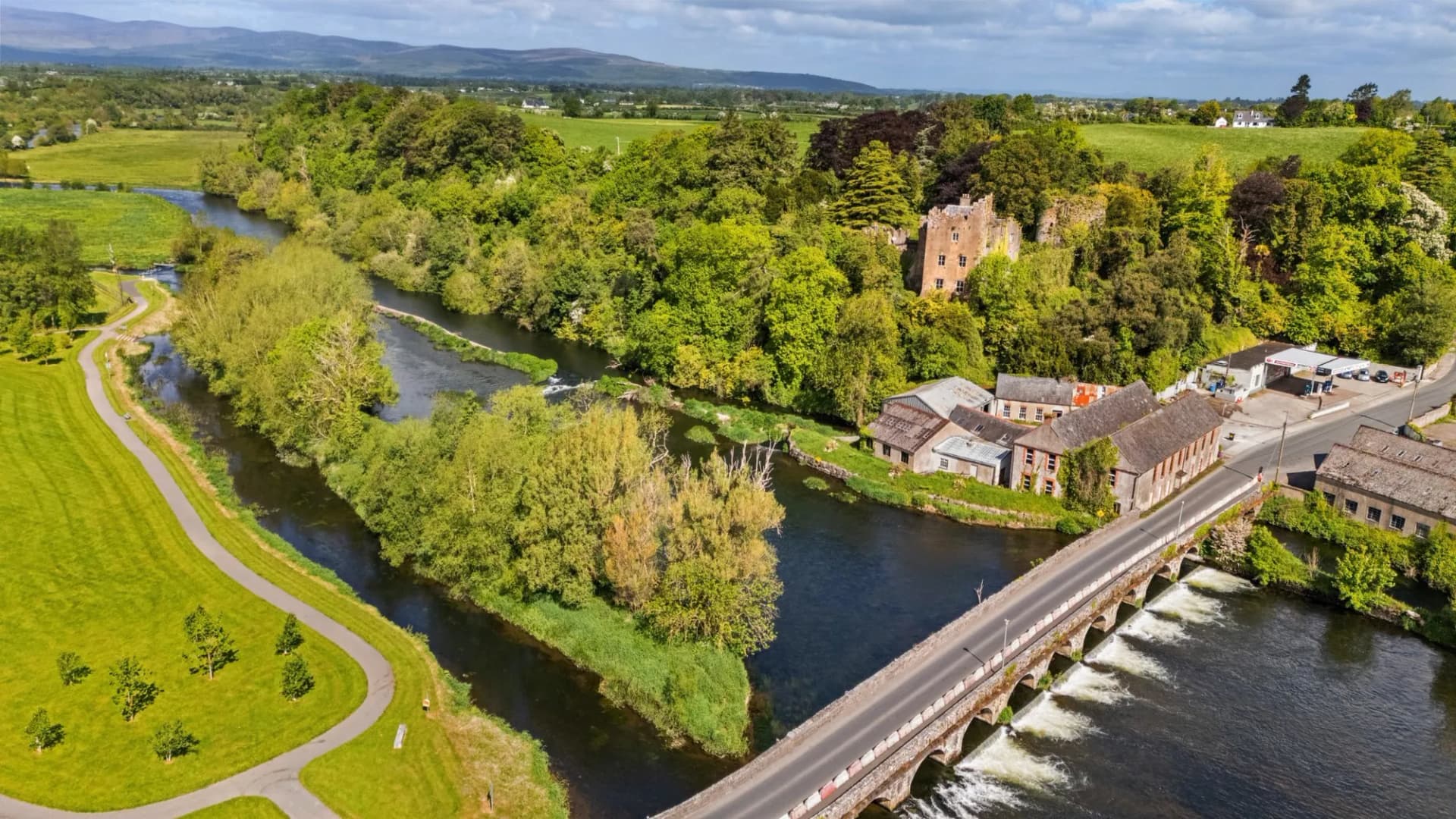 Historic Ardfinnan Castle with Panoramic Views and Fishing Rights