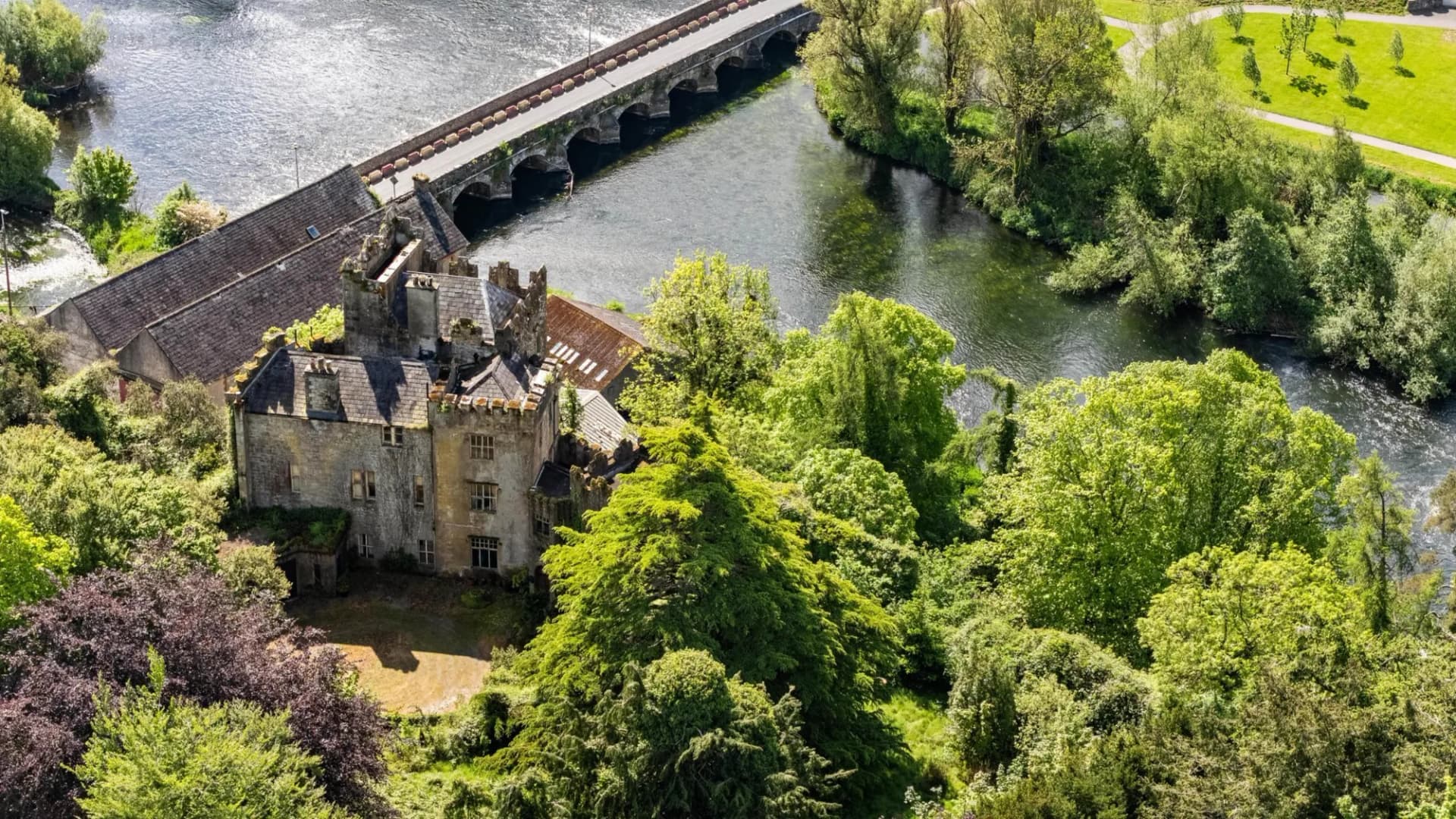 Historic Ardfinnan Castle with Panoramic Views and Fishing Rights 3