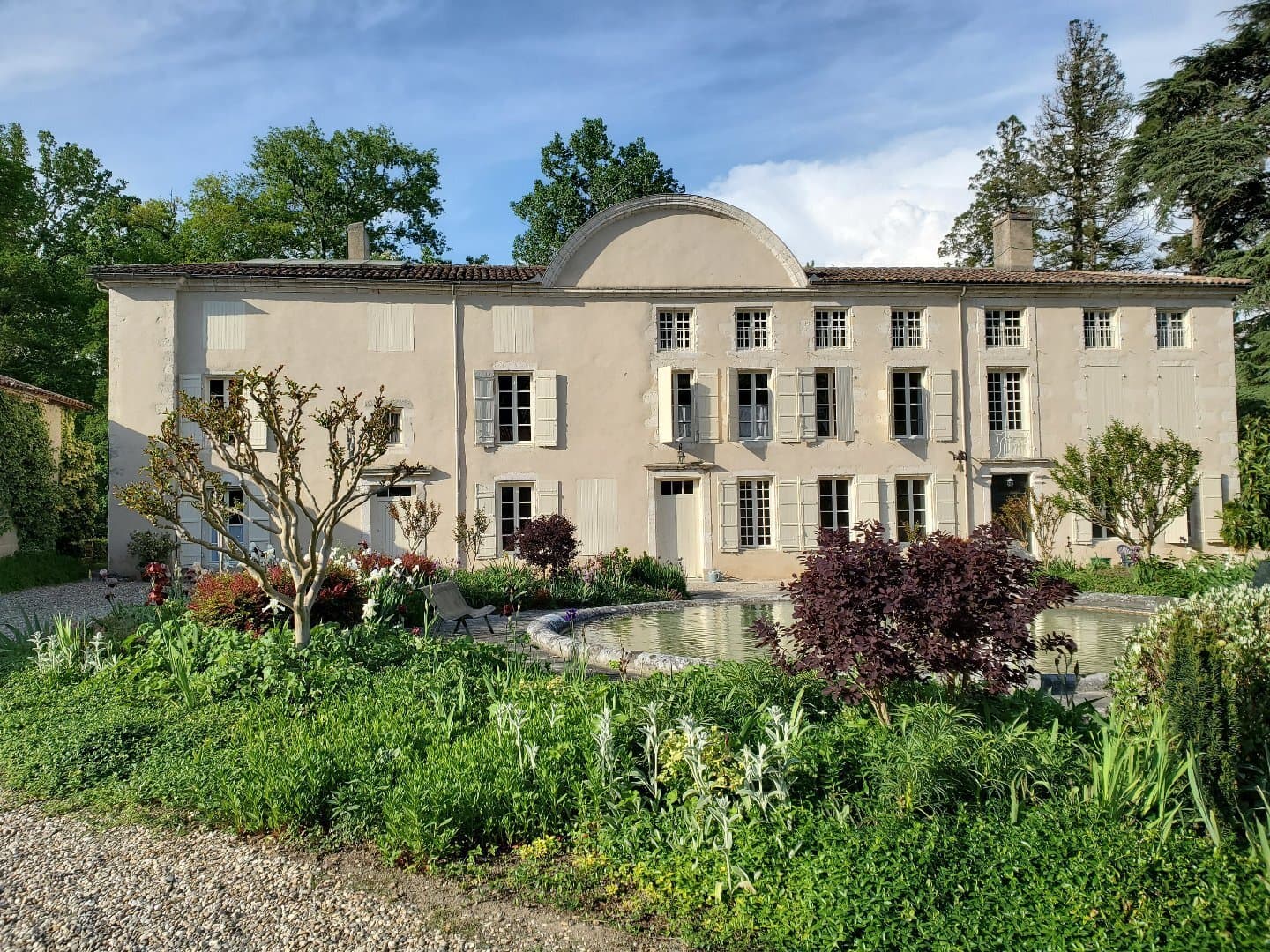 Exceptional Former Priory With Pool, Lake, And Gîtes