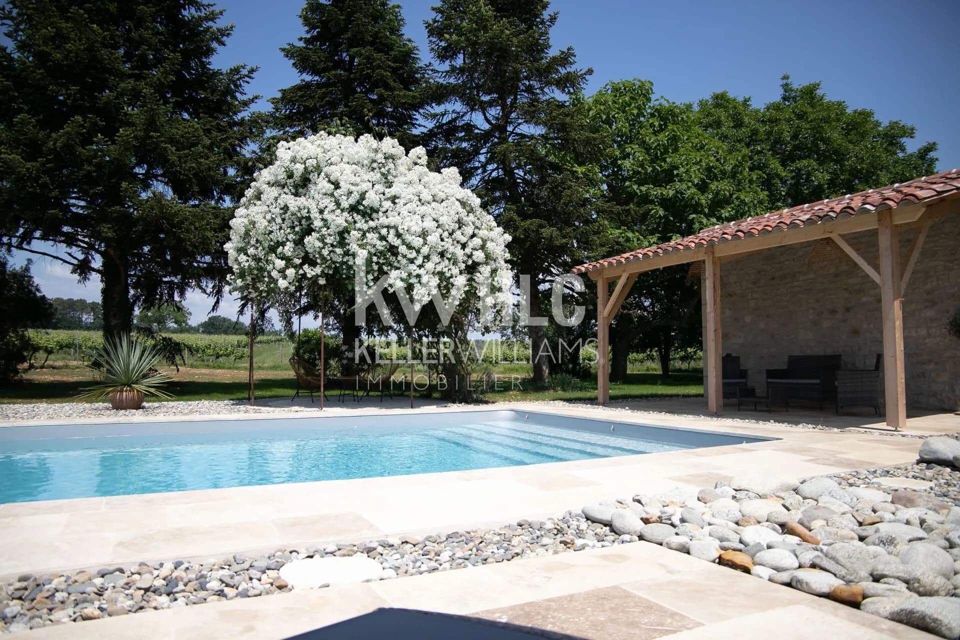 Château with Restaurant and Gîtes in the Heart of the Lot 2