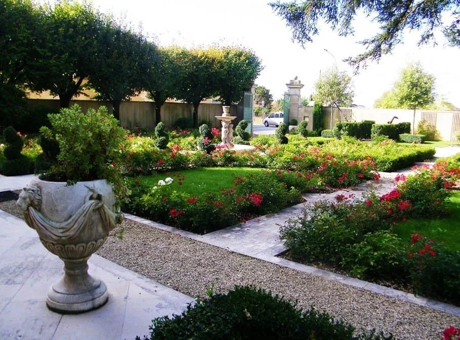 19th Century Château With Heated Pool And Caretaker's House 3
