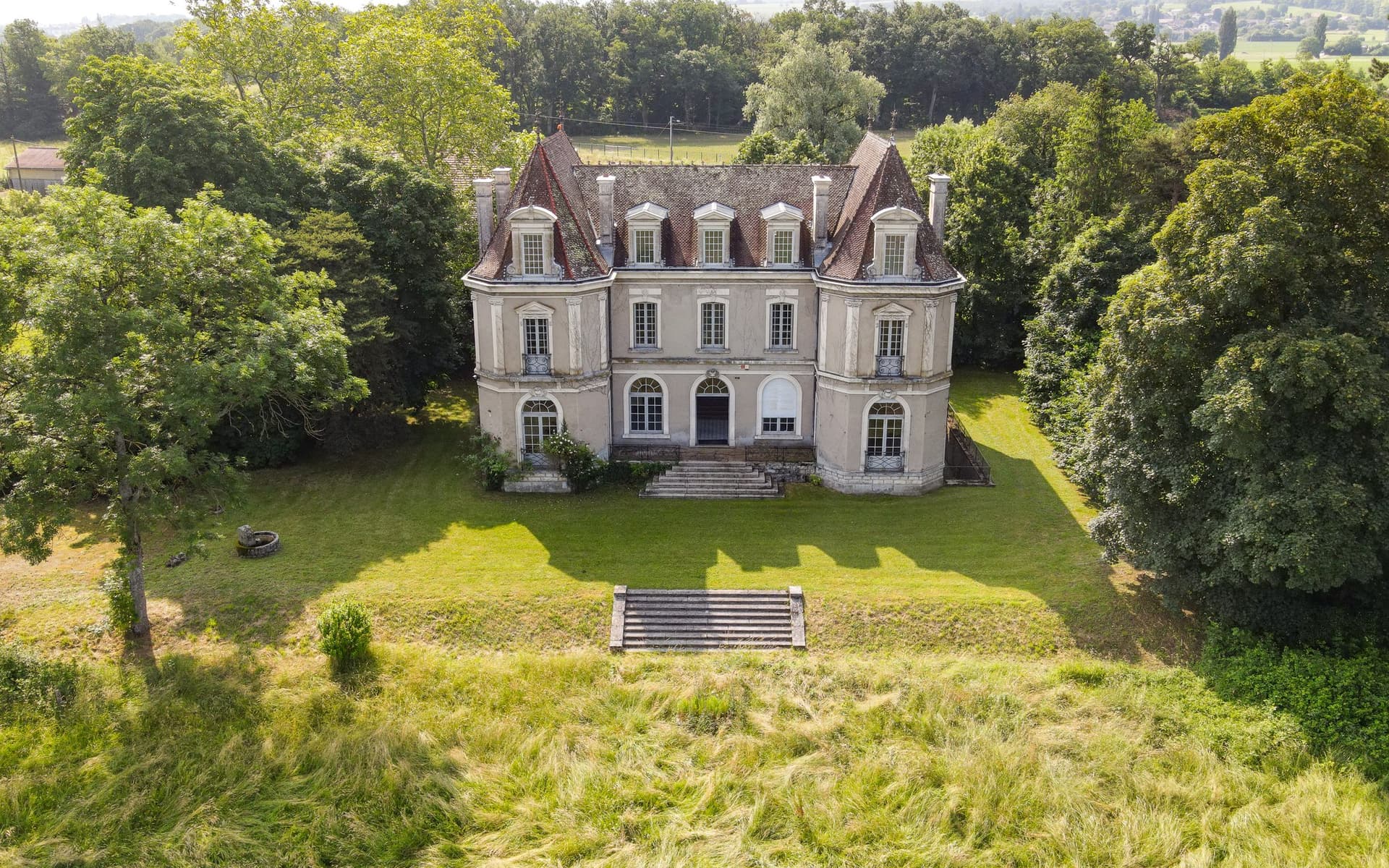Château d’Humilly 40000 Sqm 10 Bedrooms — Château for sale in Haute-Savoie, France