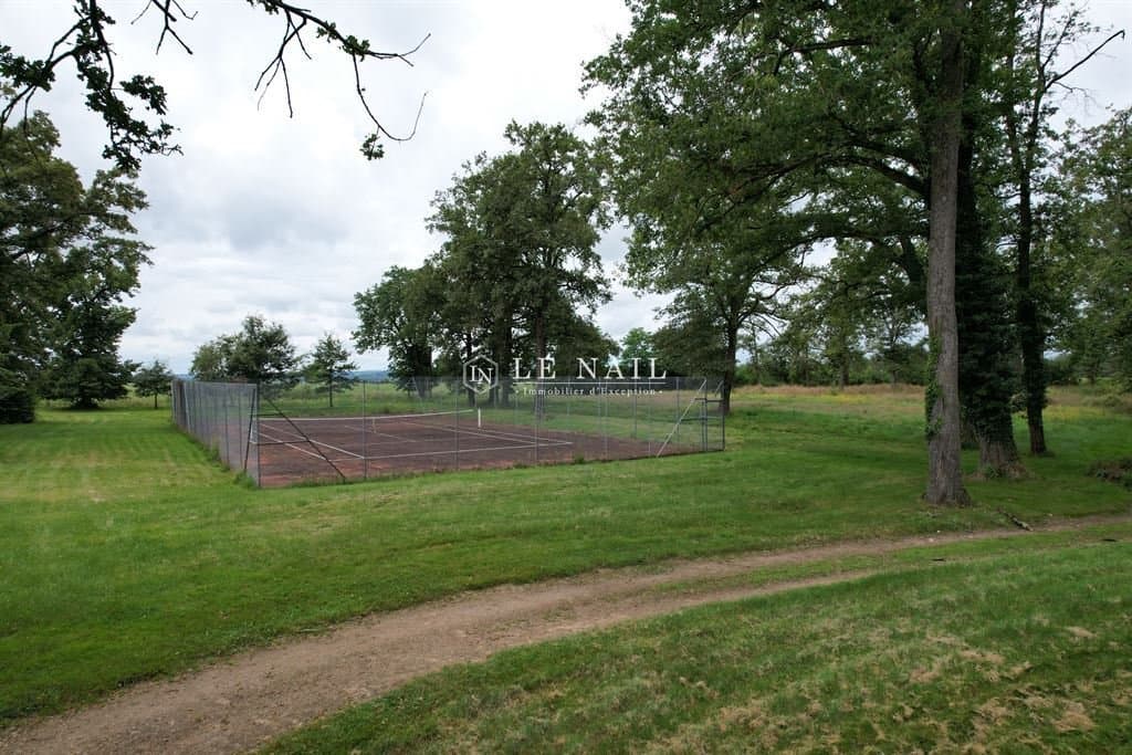 Charming 18th Century Château With Extensive Grounds 4