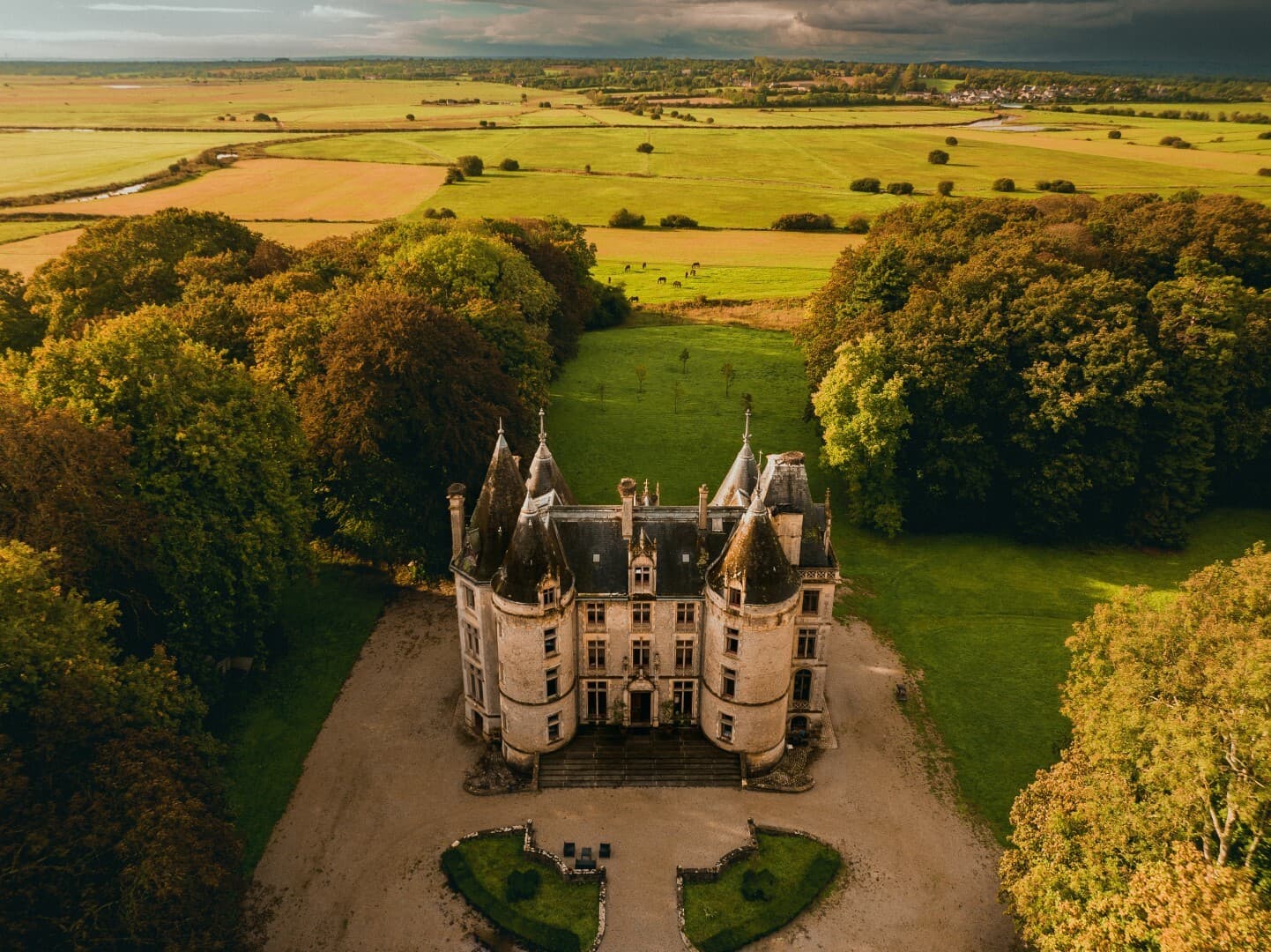 Historic Castle With 19 Bedrooms And 18 Bathrooms 5