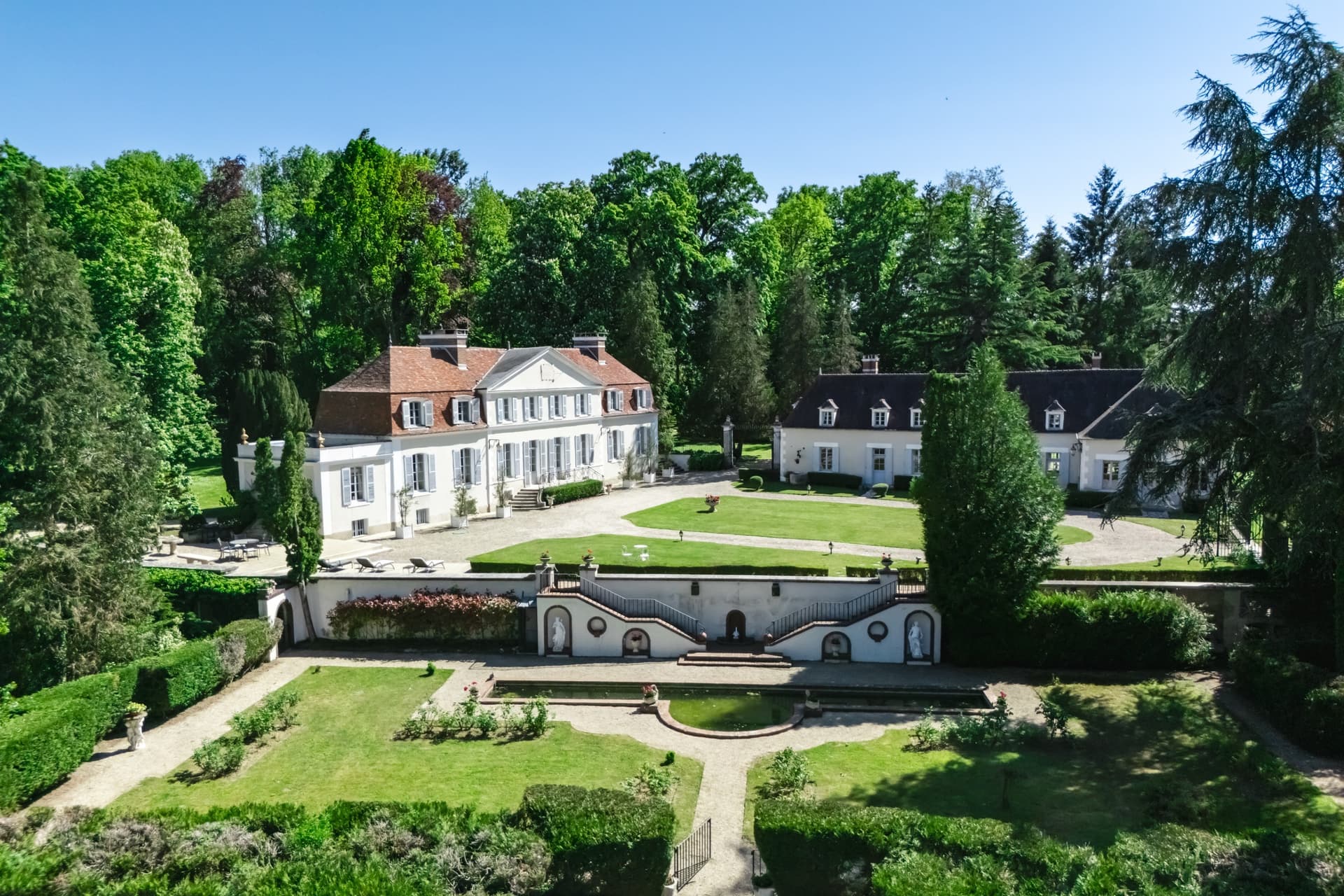 Elegant Neo-Classical Château with Magnificent Park and Caretaker's House 3