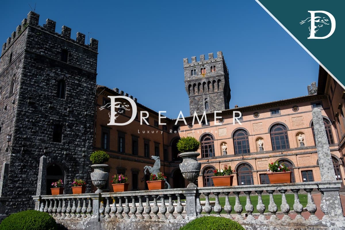 Historic 18th Century Castle with Italian Gardens and Panoramic Views — in Italy