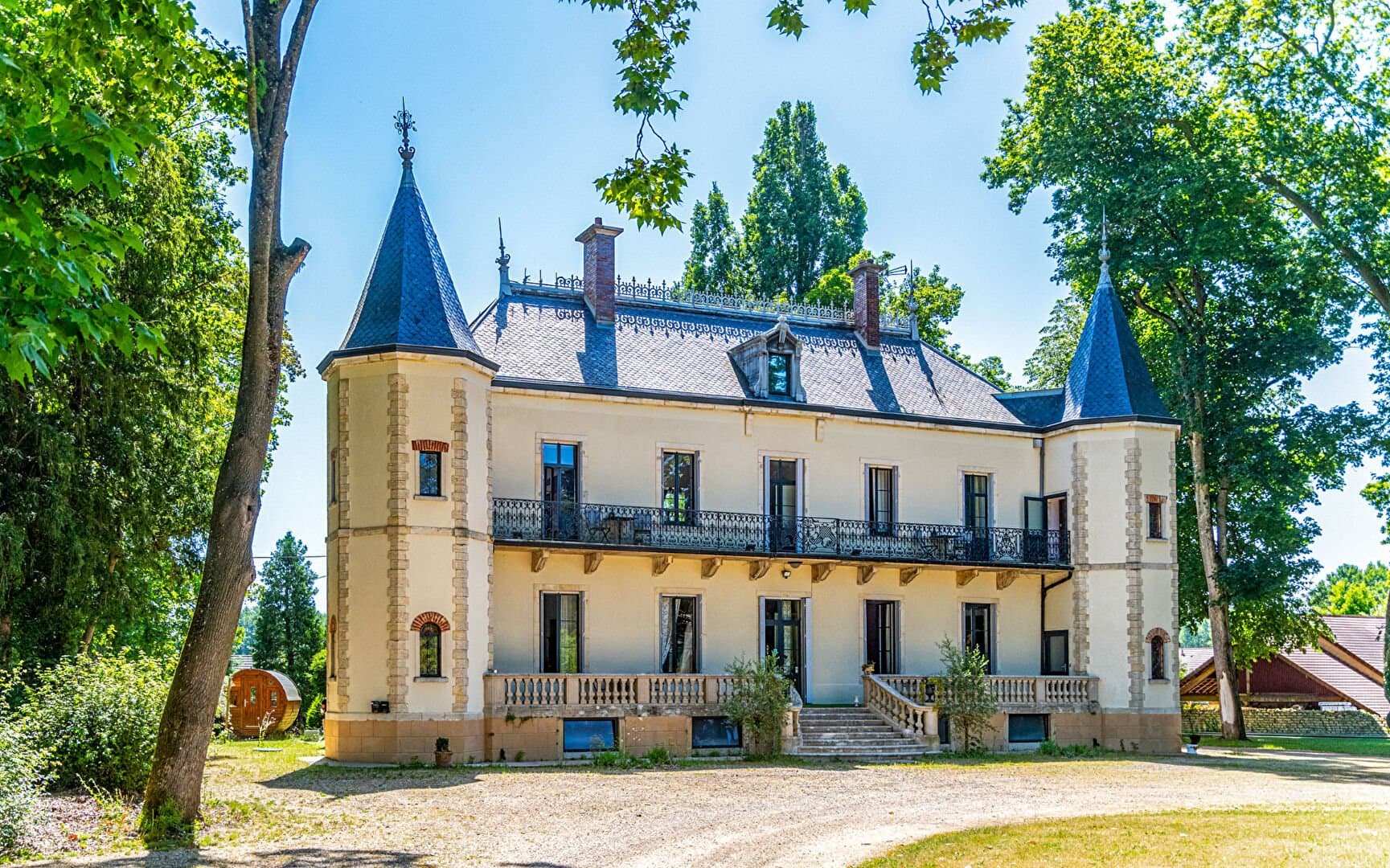 Elegant 19th Century Château With Contemporary Orangery And Historic Park