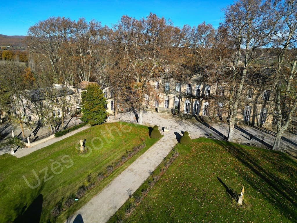 Exceptional Castle in a 15-Hectare Park in Provence 5