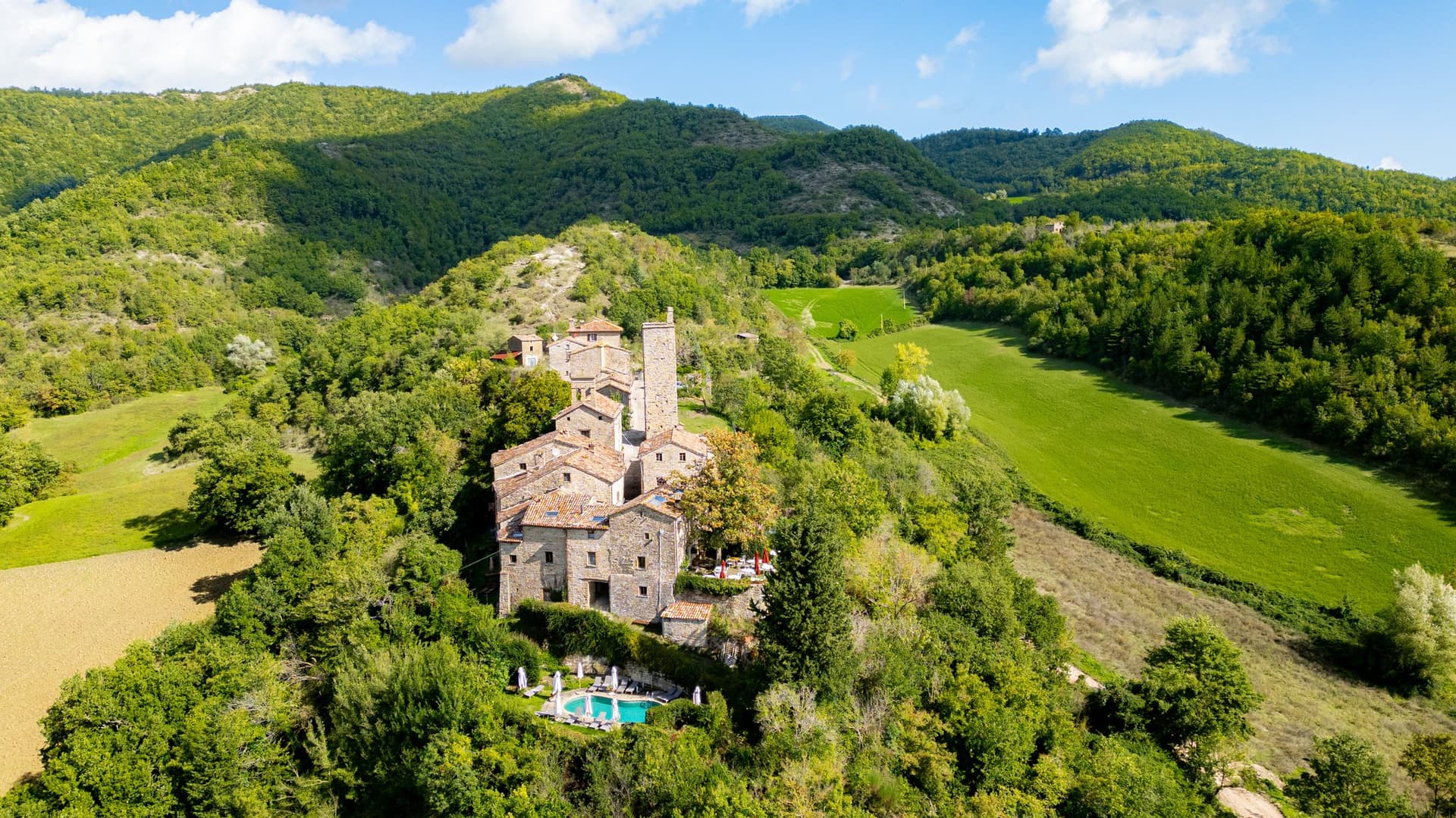 Charming 12th Century Castle-Hamlet With Luxurious Accommodations 3