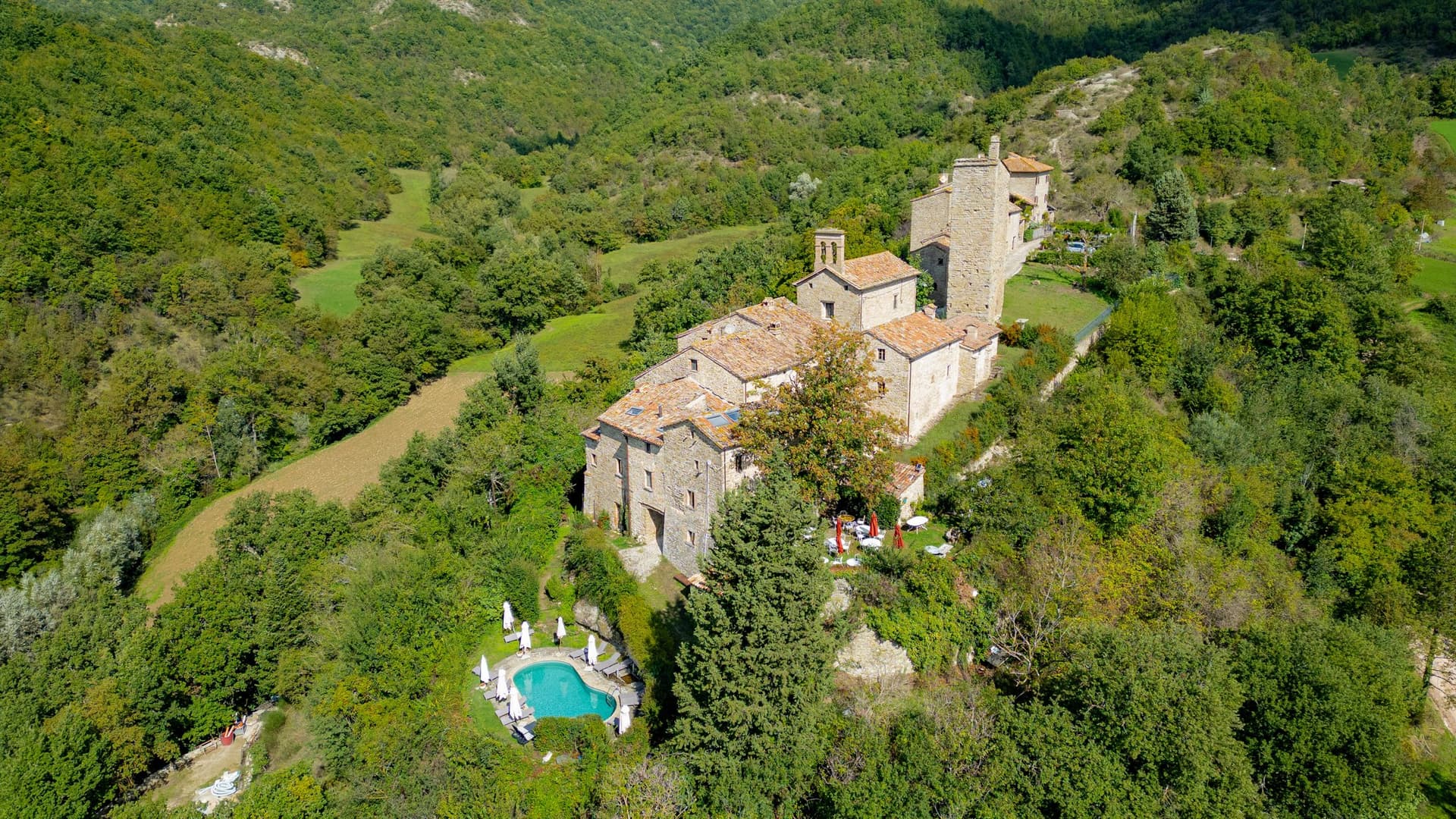 Charming 12th Century Castle-Hamlet With Luxurious Accommodations 4