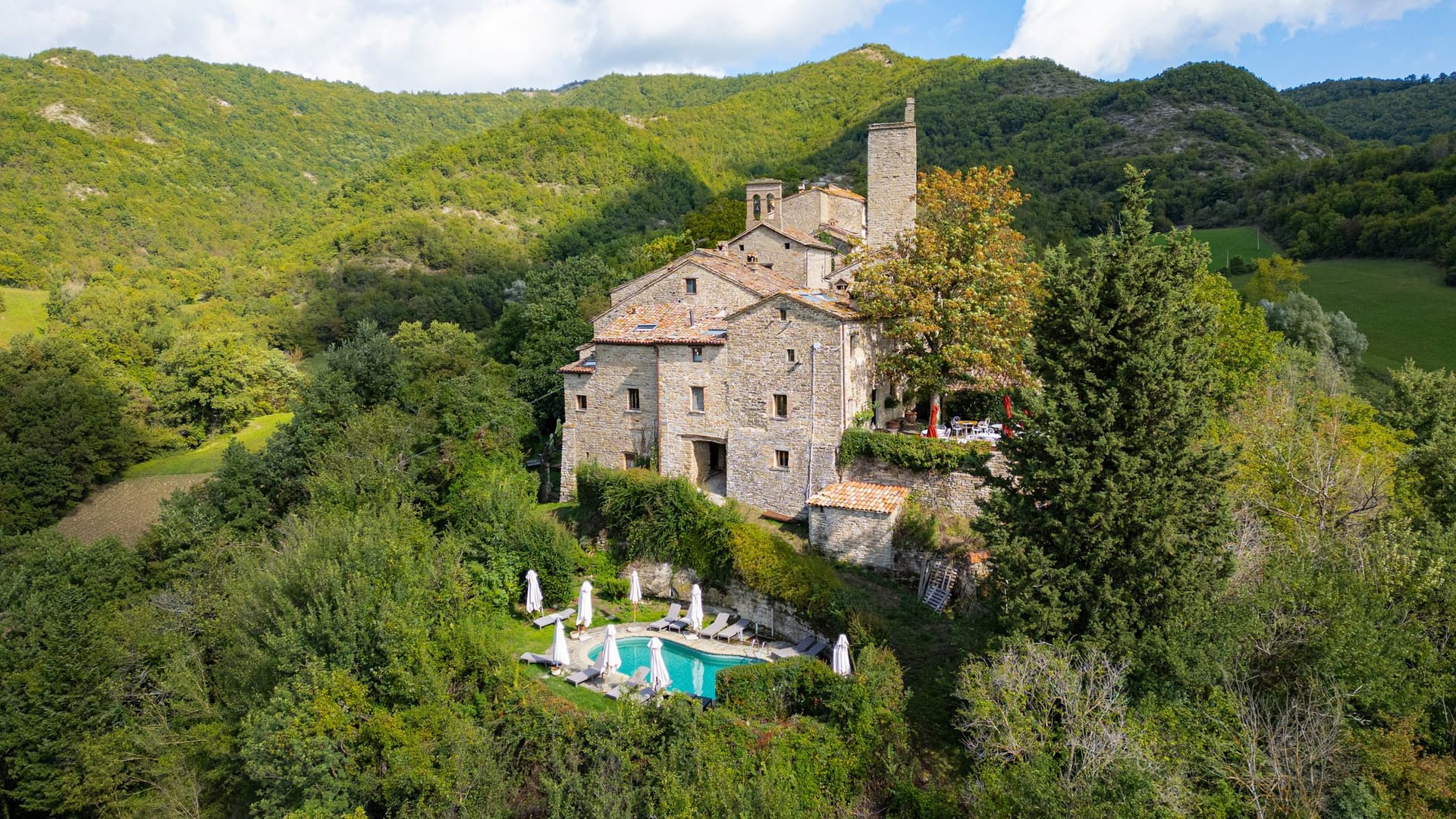 Charming 12th Century Castle-Hamlet With Luxurious Accommodations 5