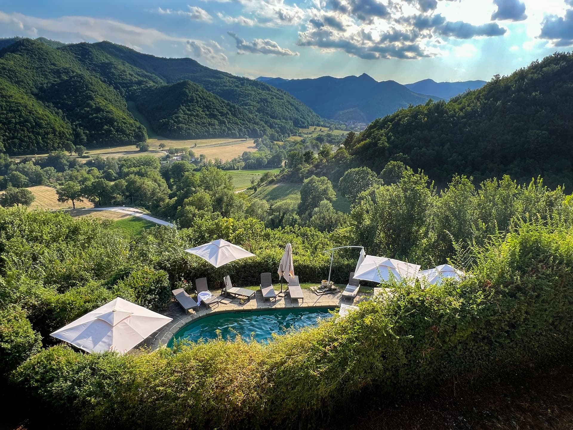 Charming 12th Century Castle-Hamlet With Luxurious Accommodations 2