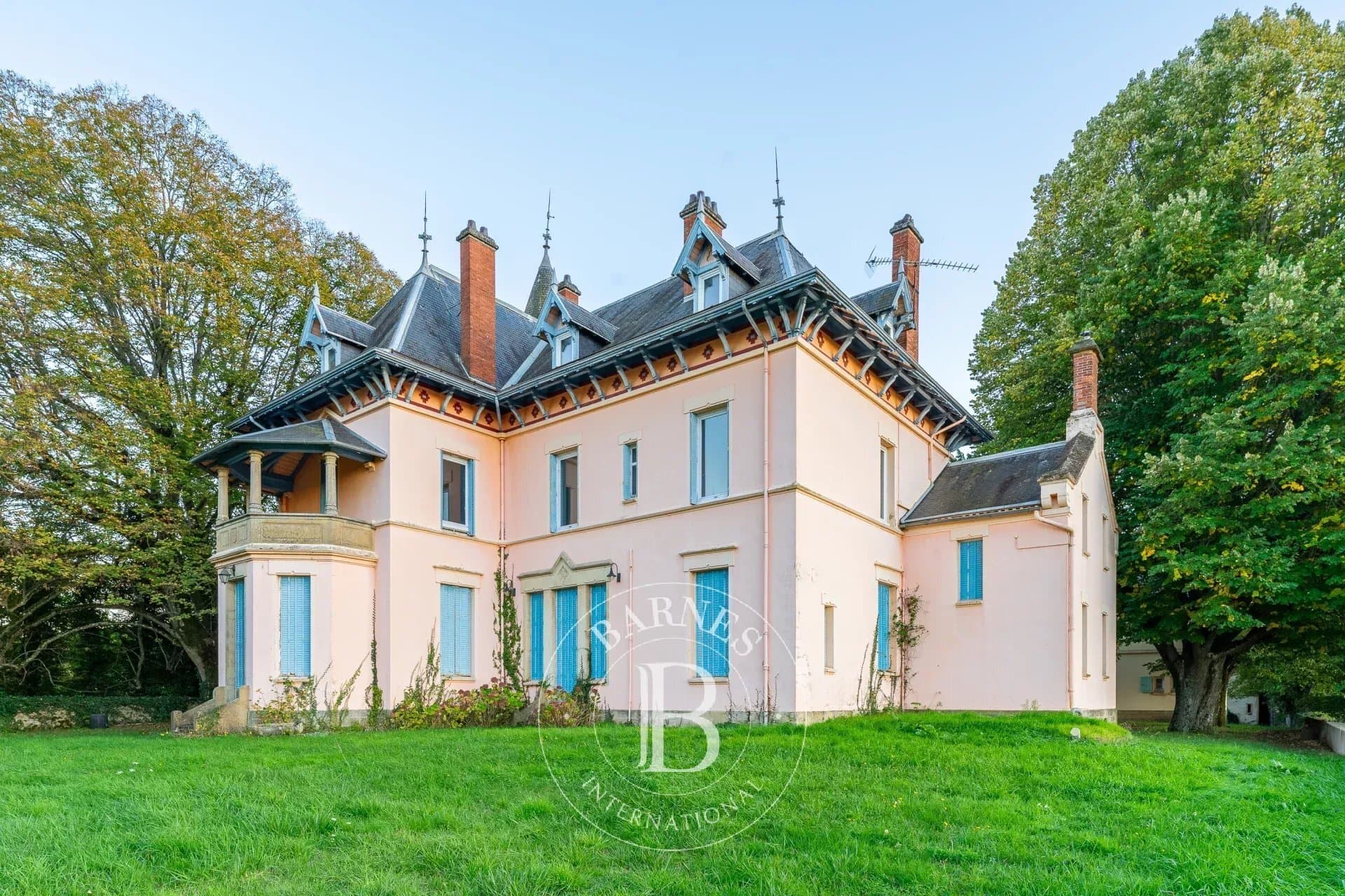 Historic Stone Residence With Independent Apartments And Natural Spring 3