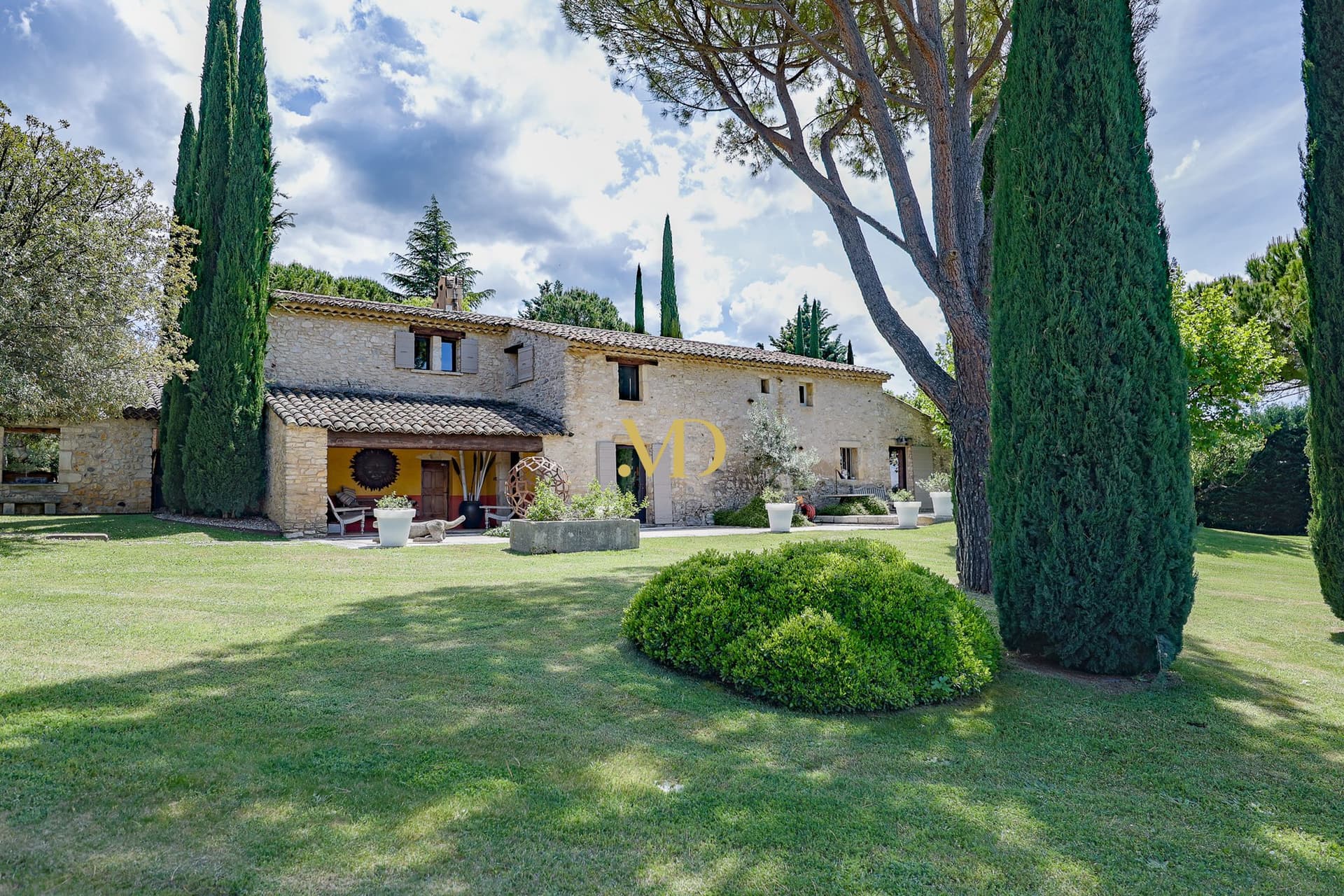 Castles for sale in Gordes