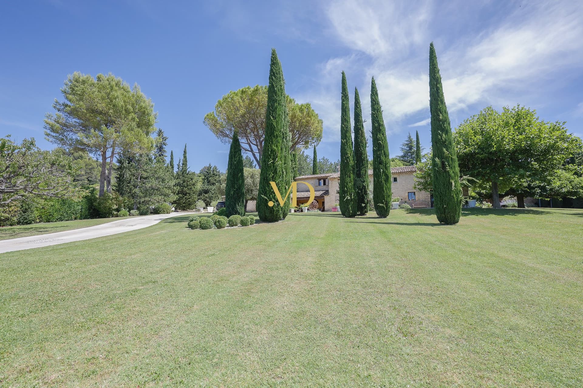 Exceptional Provençal Property With Panoramic Views And Swimming Pool 5