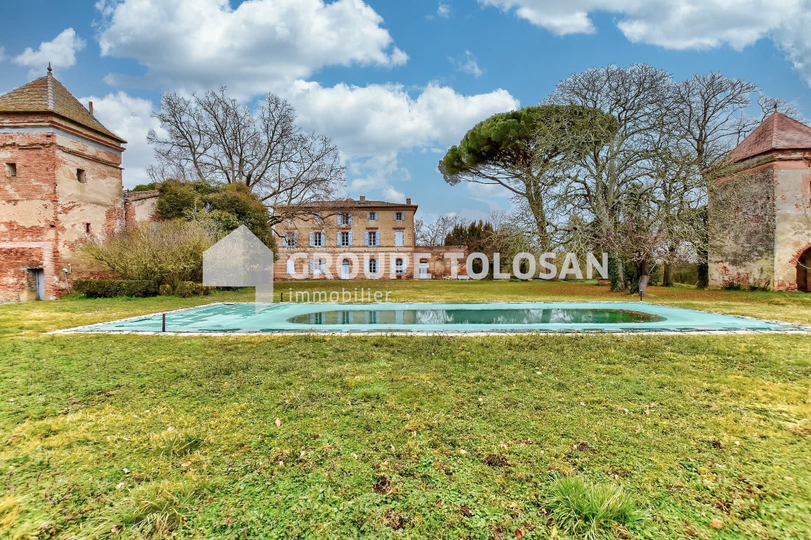 Castles for sale in Haute-Garonne