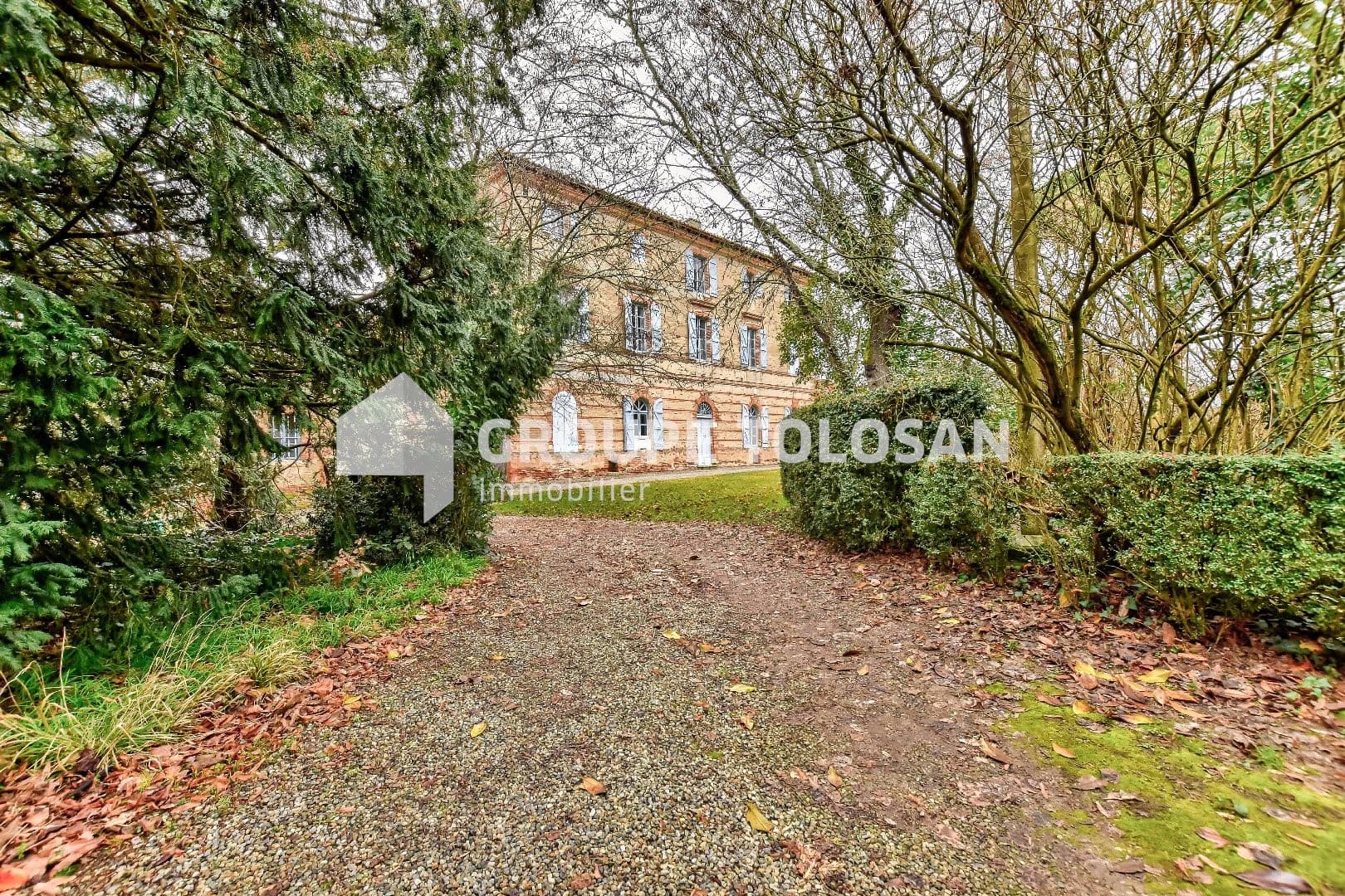 Historic Castle with 10 Bedrooms and Swimming Pool 4