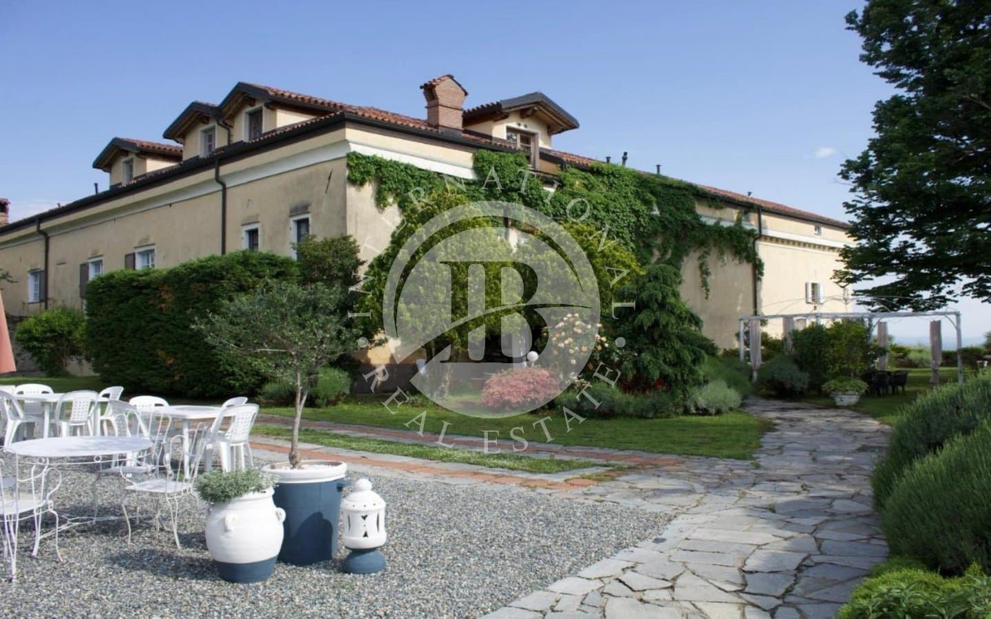 Renovated 17th Century Castle With Panoramic Pool Overlooking Lake Sirio 5