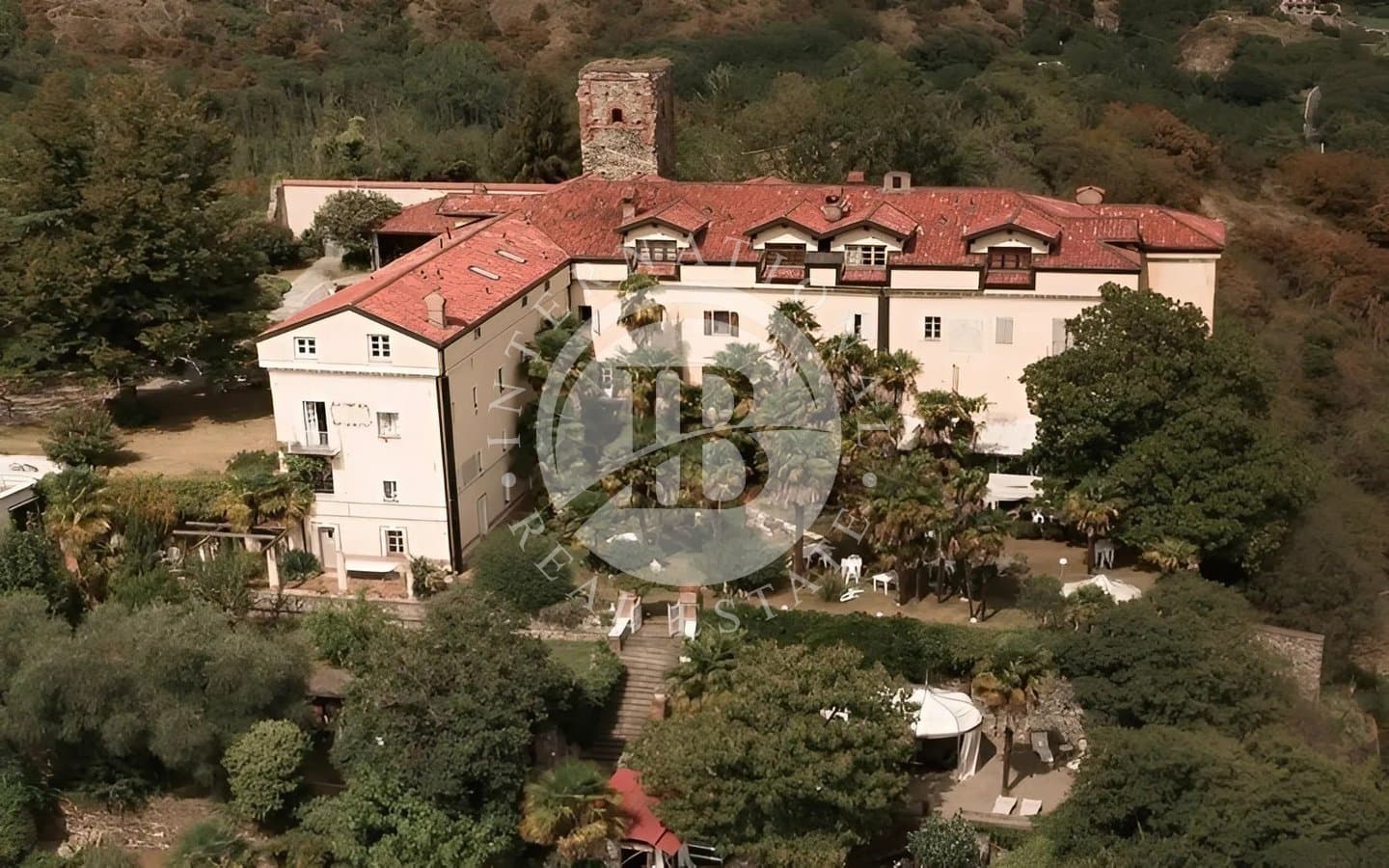 Renovated 17th Century Castle With Panoramic Pool Overlooking Lake Sirio 5