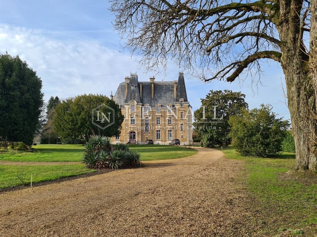Elegant 19th Century Château With Extensive Grounds Near Le Mans — Château for sale in France