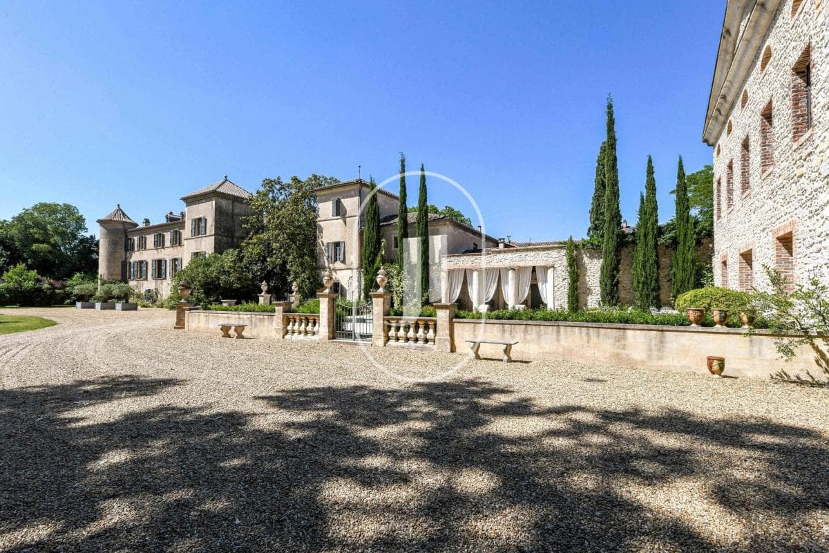 Historic Château with Extensive Grounds and Exceptional Features 2