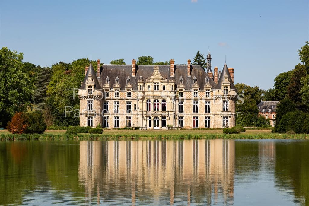 Magnificent 16th Century Château With Development Potential