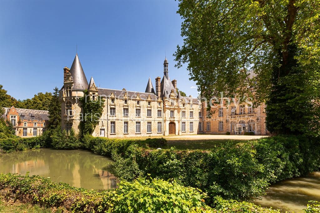 Magnificent 16th Century Château With Development Potential 3