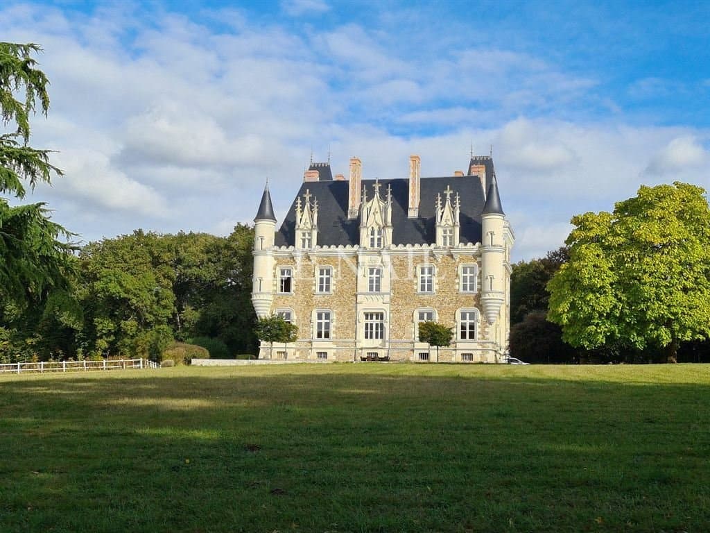 Stunning 19th Century Château With English Style Park And Pond 5