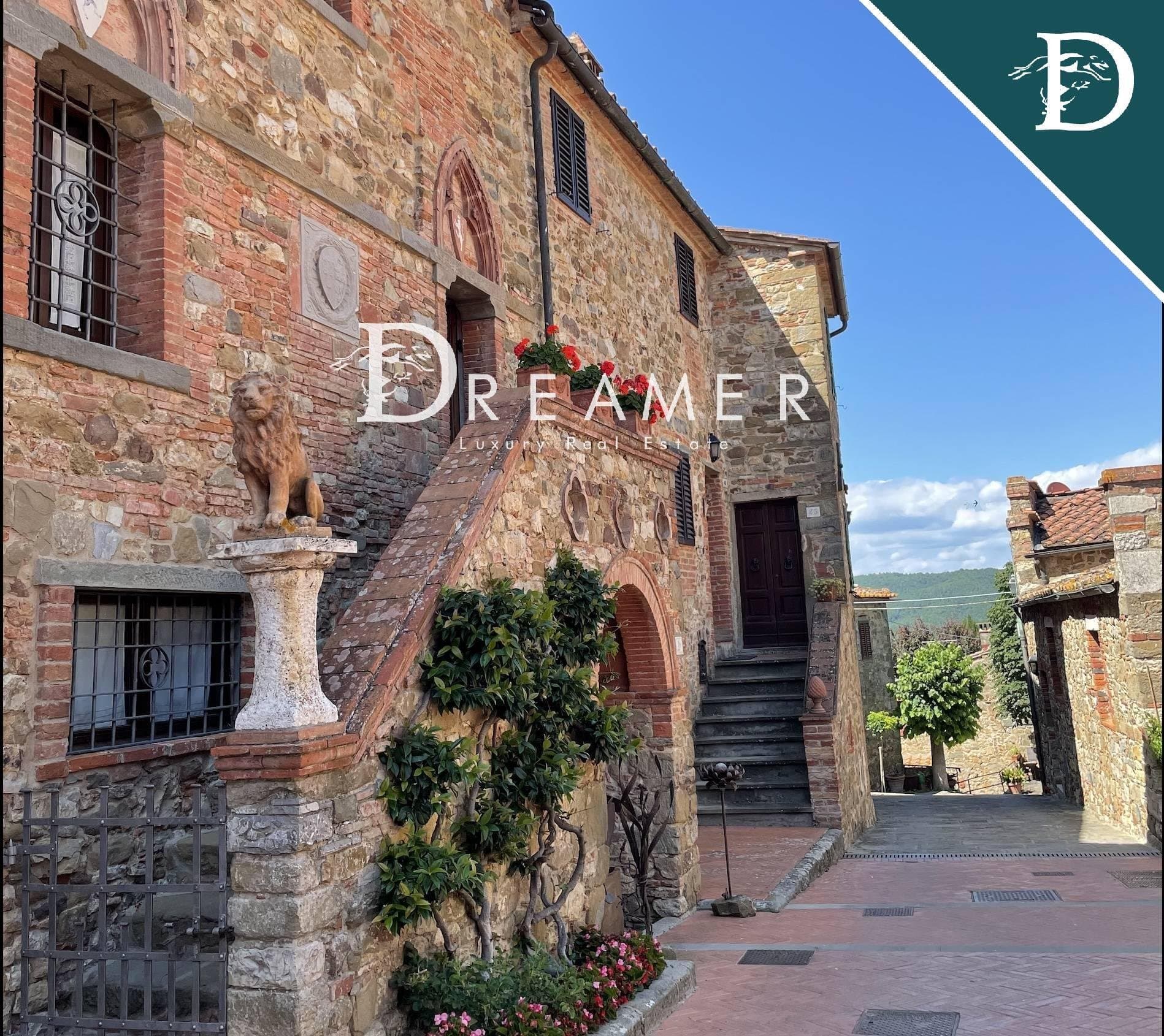 Historic Castle With Pool And Panoramic Terrace In Arezzo 5