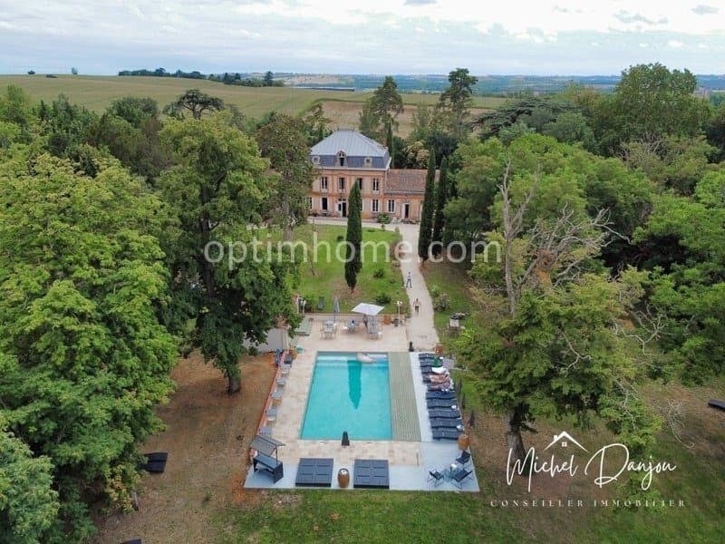 Renovated 18th Century Castle with Pool and Park Near Toulouse 3