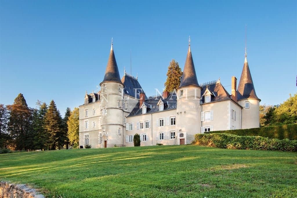 Elegant 19th Century Château With Equestrian Facilities Near Vichy 3