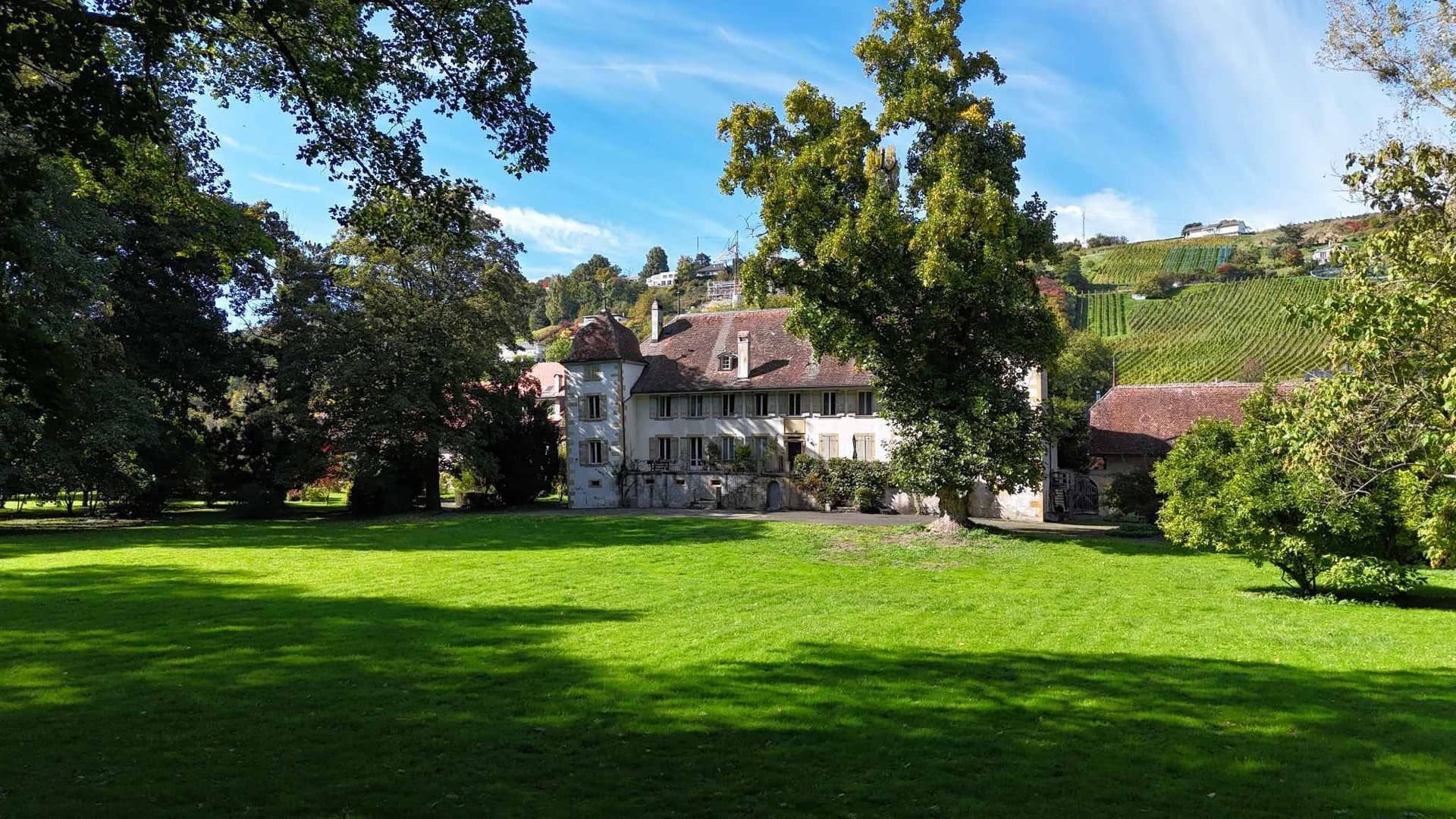 Elegant 18th Century Château With Lake Views And Private Park 2