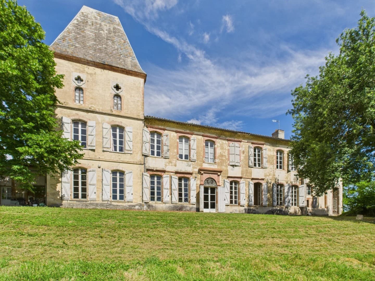 Castles for sale in Gimat