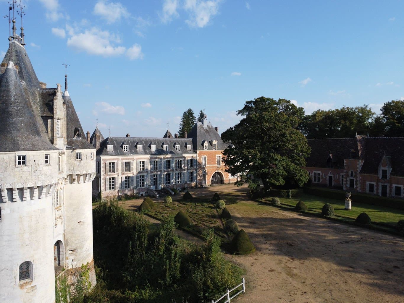 Historic Castle With 20 Hectares Park 120km From Paris 2