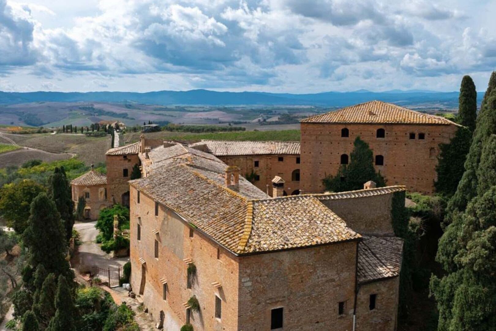 1300s Castle With Approved Renovation Project Near Montalcino 3