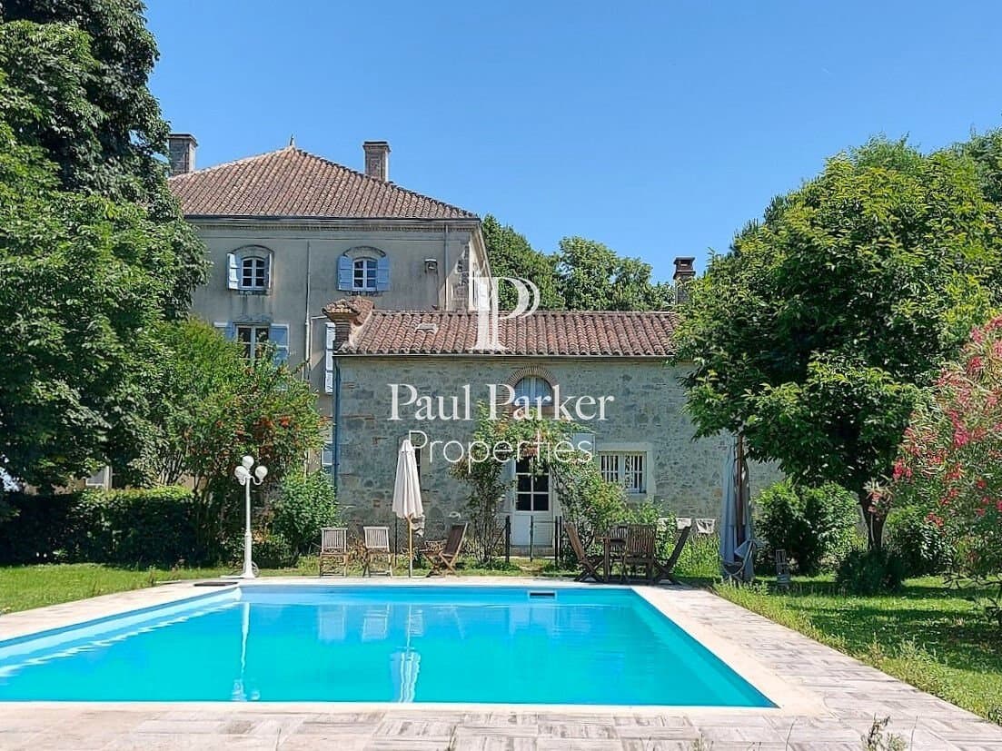 Charming 19th Century Manor House With Pool And Chapel Set In 17 Hectares 3