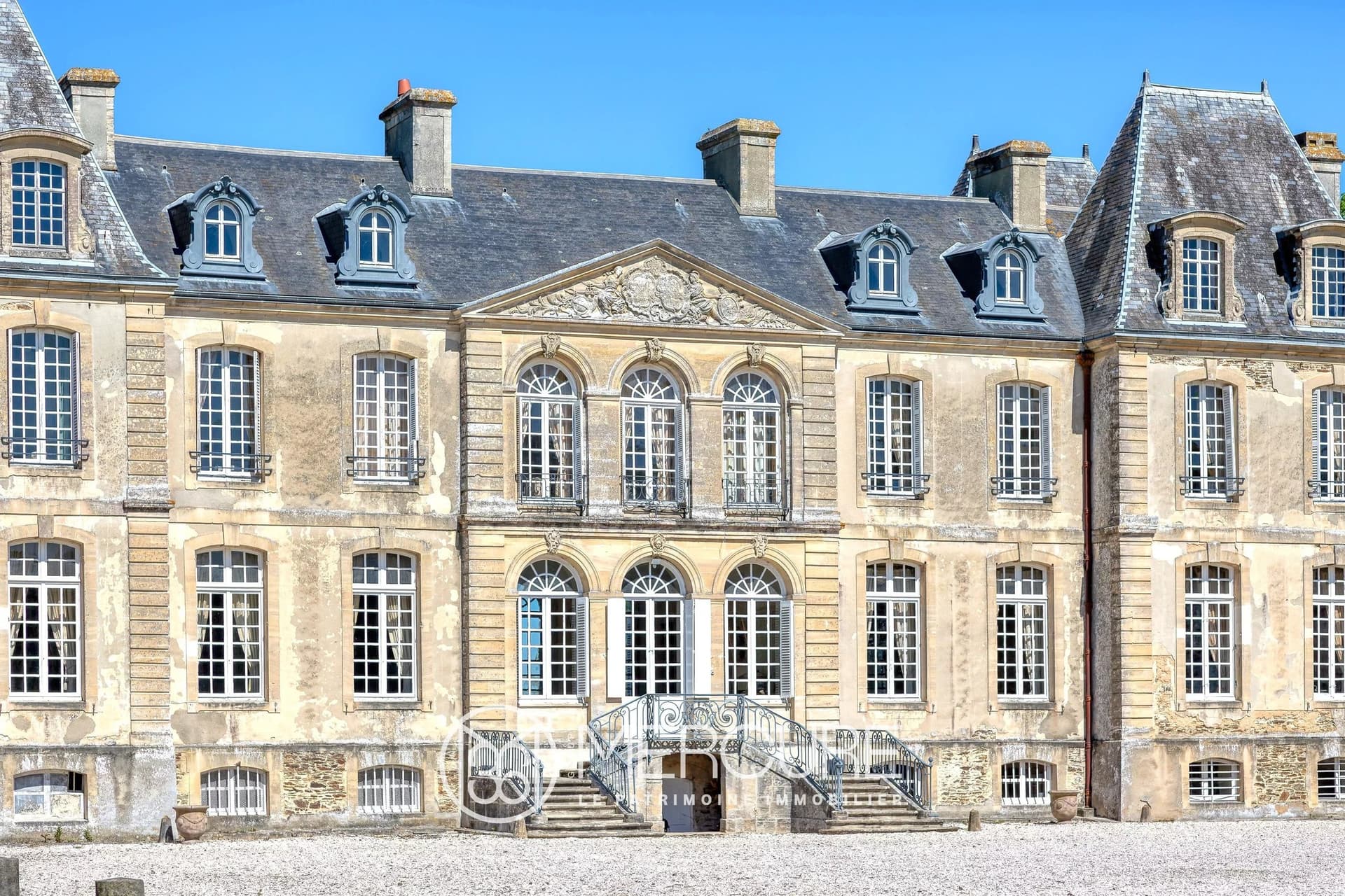 Elegant 18th Century Château With 60 Hectare Park 3